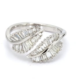 American Jewelry 14K White Gold 0.95ctw Baguette Leaf Wrap Ring (Size 6.5)