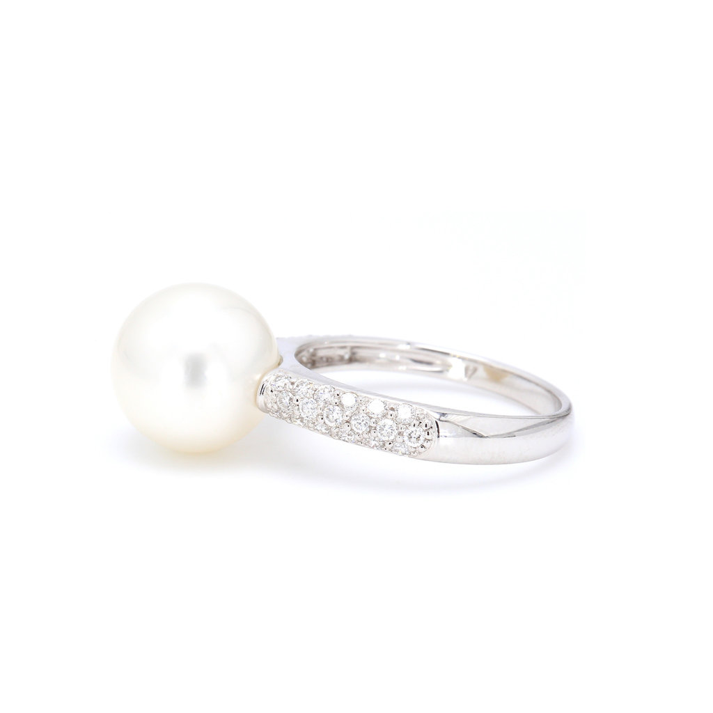 American Jewelry 14k White Gold 10.5-11mm Pearl & 1/4ctw Pave' Diamond Ladies Ring (Size 7)