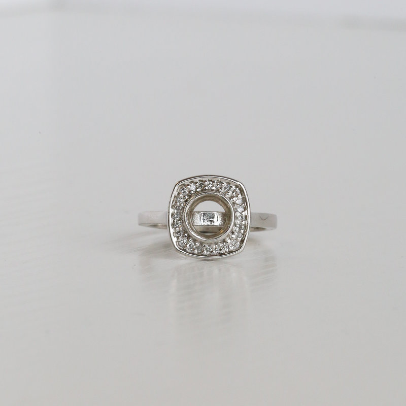 American Jewelry 14k White Gold 0.20ctw Diamond Halo Semi Mount Engagement Ring (Size 6)