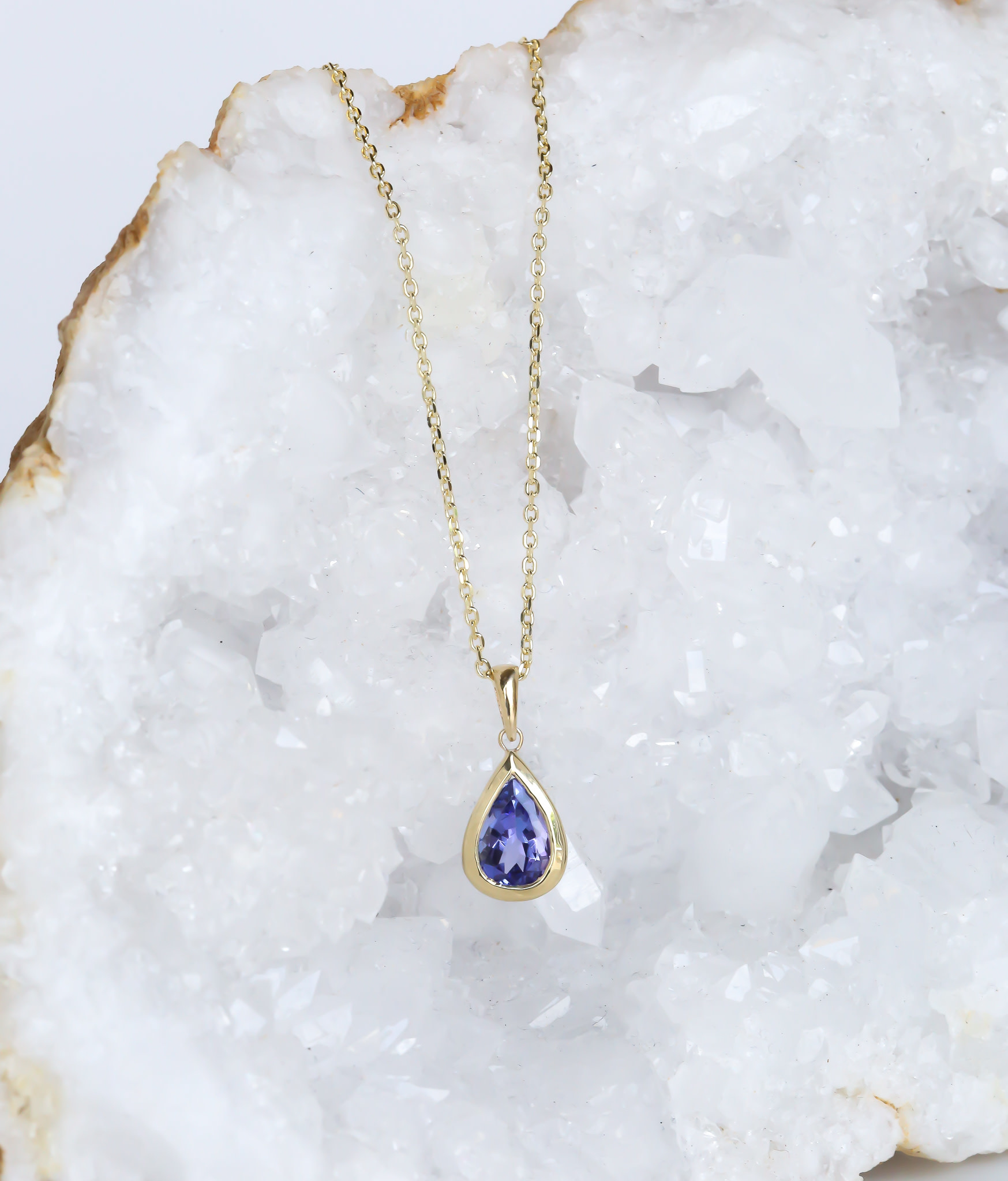 tanzanite gold pendant