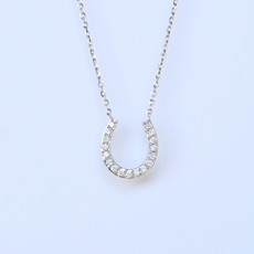 14k White Gold .17ctw Diamond Stationed Horse Shoe Necklace Pendant