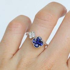 American Jewelry 18K White Gold 0.89ctw Sapphire & 0.20ctw Diamond Clover Asymmetric Ring (Size 6.25)