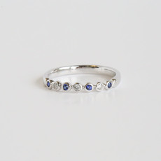 American Jewelry 14K White Gold 0.15ctw Diamond & Sapphire Bezel Stackable Band (Size 7)