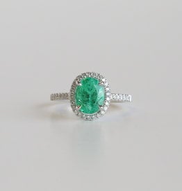 American Jewelry 14K White Gold 2ct Oval Emerald & 0.28ctw Diamond Halo Ring (Size 7)