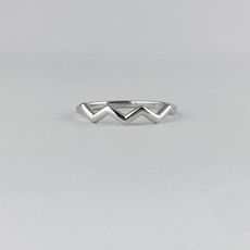 American Jewelry 14k White Gold Zig Zag Stackable Band Ring (Size 7)
