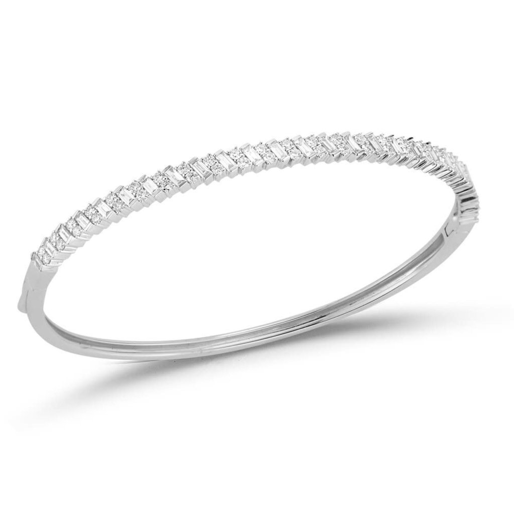 American Jewelry 14k White Gold 1.61ctw Round & Baguette Diamond Bangle Bracelet
