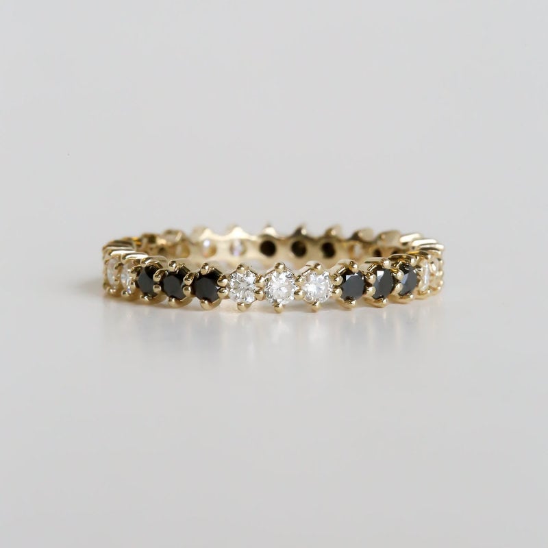 American Jewelry 14k Yellow Gold 0.85ctw White & Black Diamond Stackable Eternity Band (Size 7)