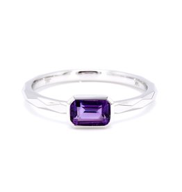 American Jewelry 14k White Gold .71ct Bezel Amethyst East to West Stackable Ladies Ring (Size 7)