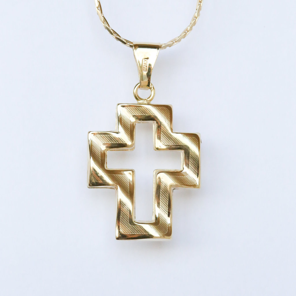 American Jewelry 18K Yellow Gold Open Textured Cross Pendant