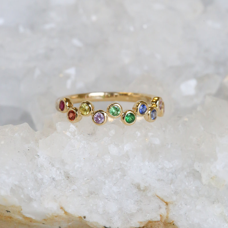 American Jewelry 14k Yellow Gold .44ctw Rainbow Sapphire Bubble Ladies Band (Size 7)