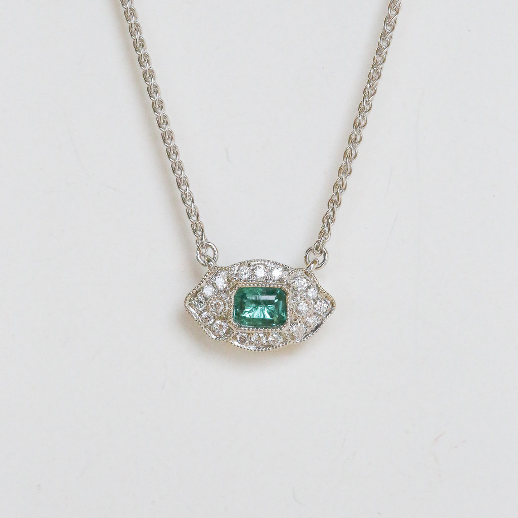 American Jewelry 14k White Gold .25ct Bezel Emerald & .09ctw Diamond Necklace