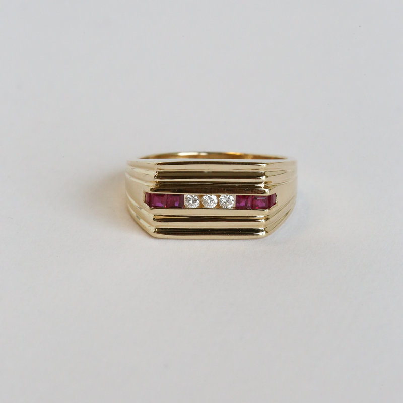 American Jewelry 14K Yellow Gold .30ctw Ruby & .09ctw Diamond Mens Ring (Size 10)