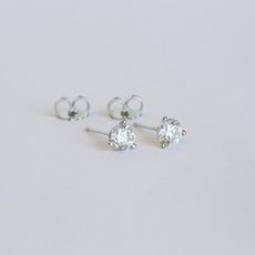 American Jewelry 14K White Gold .82ctw Diamond Martini Set Stud Earrings