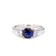 American Jewelry 18k White Gold 1.38ct Blue Sapphire & .43ctw Half Moon Diamond Ladies Ring (Size 6.5)