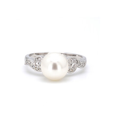 American Jewelry 14k White Gold 8.5-9mm Freshwater Pearl & .11ctw Diamond Ladies Ring (Size 7)