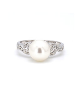 American Jewelry 14k White Gold 8.5-9mm Freshwater Pearl & .11ctw Diamond Ladies Ring (Size 7)