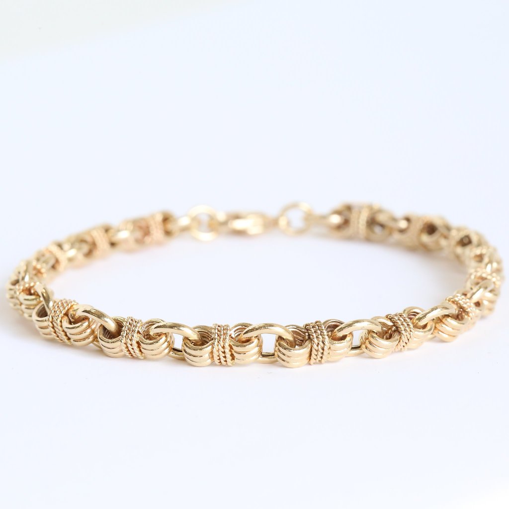 American Jewelry 14K Yellow Gold Fancy Link Bracelet (7.5")