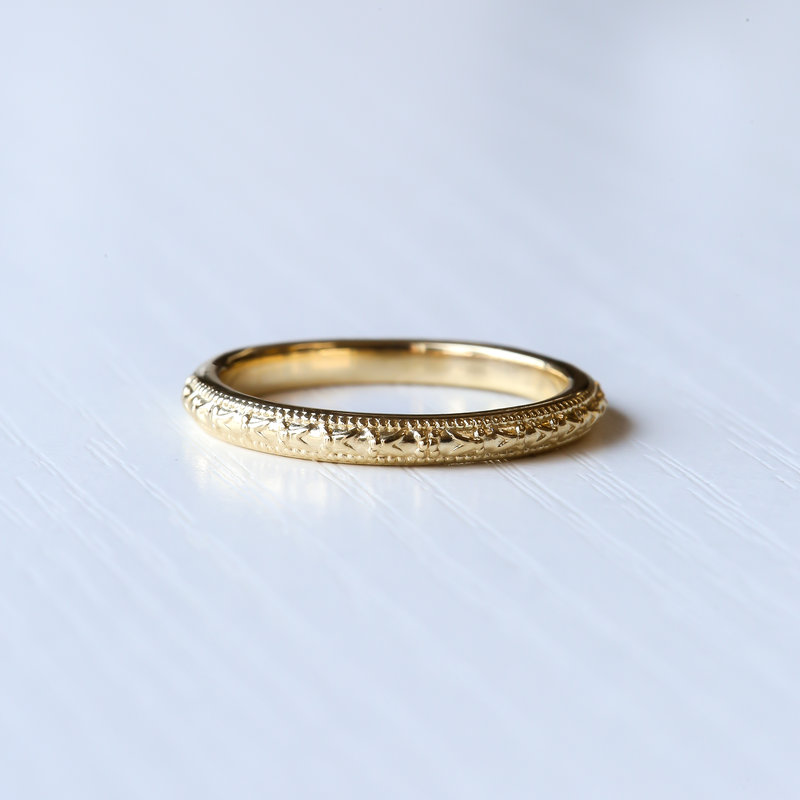 American Jewelry *OLD Vintage Detail Stackable Wedding Band (2.5mm)