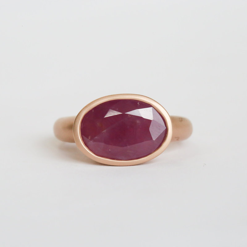 American Jewelry 14K Rose Gold 7.07ct Bezel Set Oval Pink Sapphire Ring (Size 7)