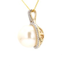 American Jewelry 14k Yellow Gold 12mm Pearl & .28ctw Diamond Pendant