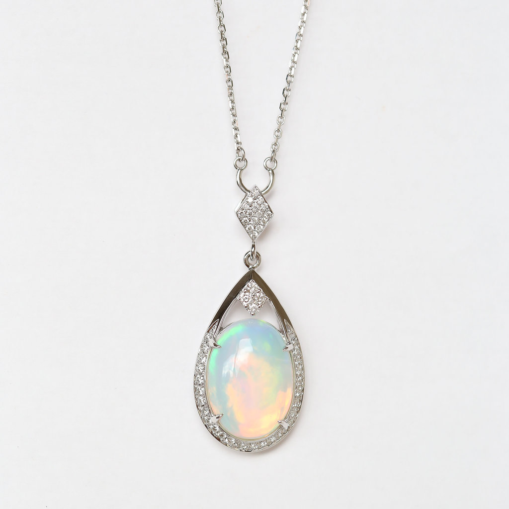 American Jewelry 14K White Gold 5.10ct Opal & .42ctw Diamond Necklace (16-18")