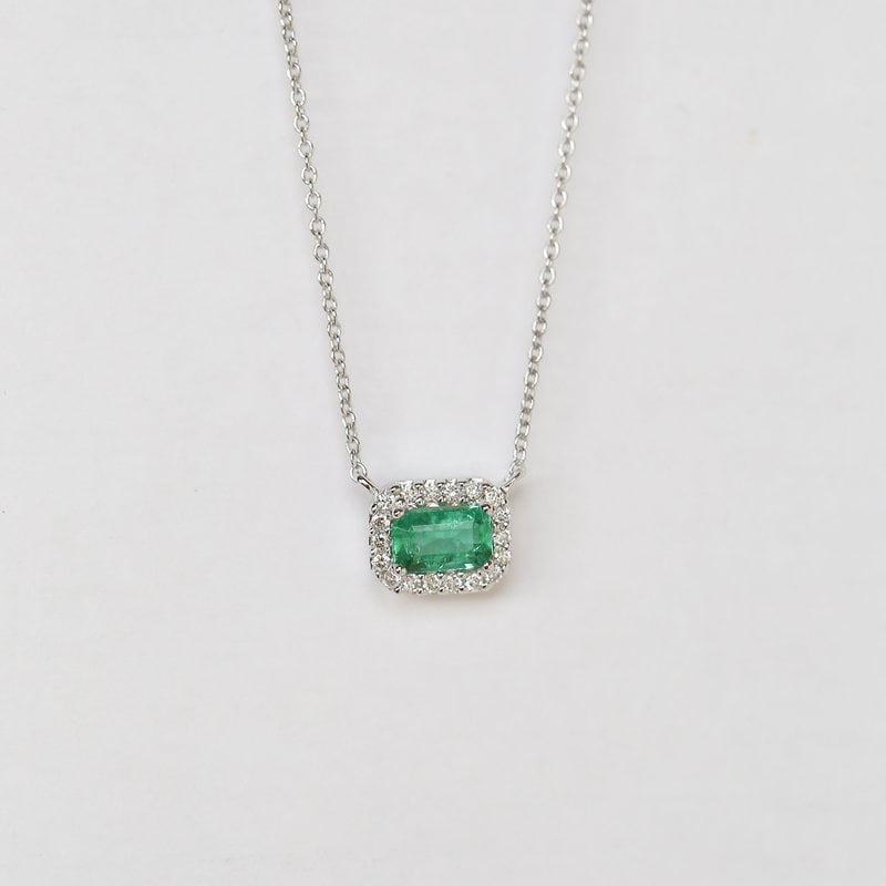 American Jewelry 14K White Gold 0.30ct Emerald & .09ctw Diamond Halo Necklace (16")