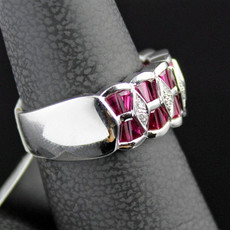 American Jewelry 18k White Gold .10ctw Diamond & 2.7ctw Ruby Bowtie Band Ring