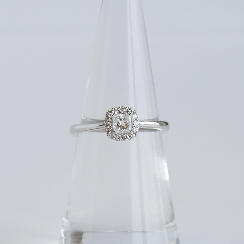 American Jewelry 14k White Gold 3/8ctw Diamond (.30ct Princess Cut Ctr) Cushion Halo Engagement Ring