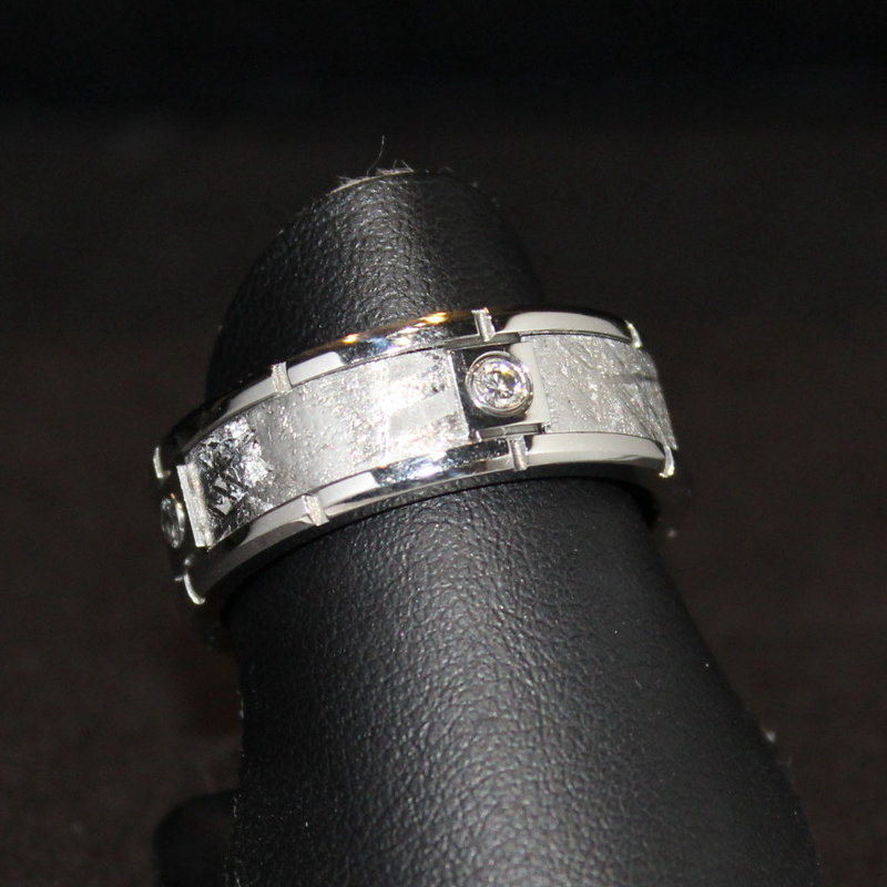 American Jewelry Lashbrook Cobalt Meteor .28ctw Diamond Wedding Band (Size 11.5)