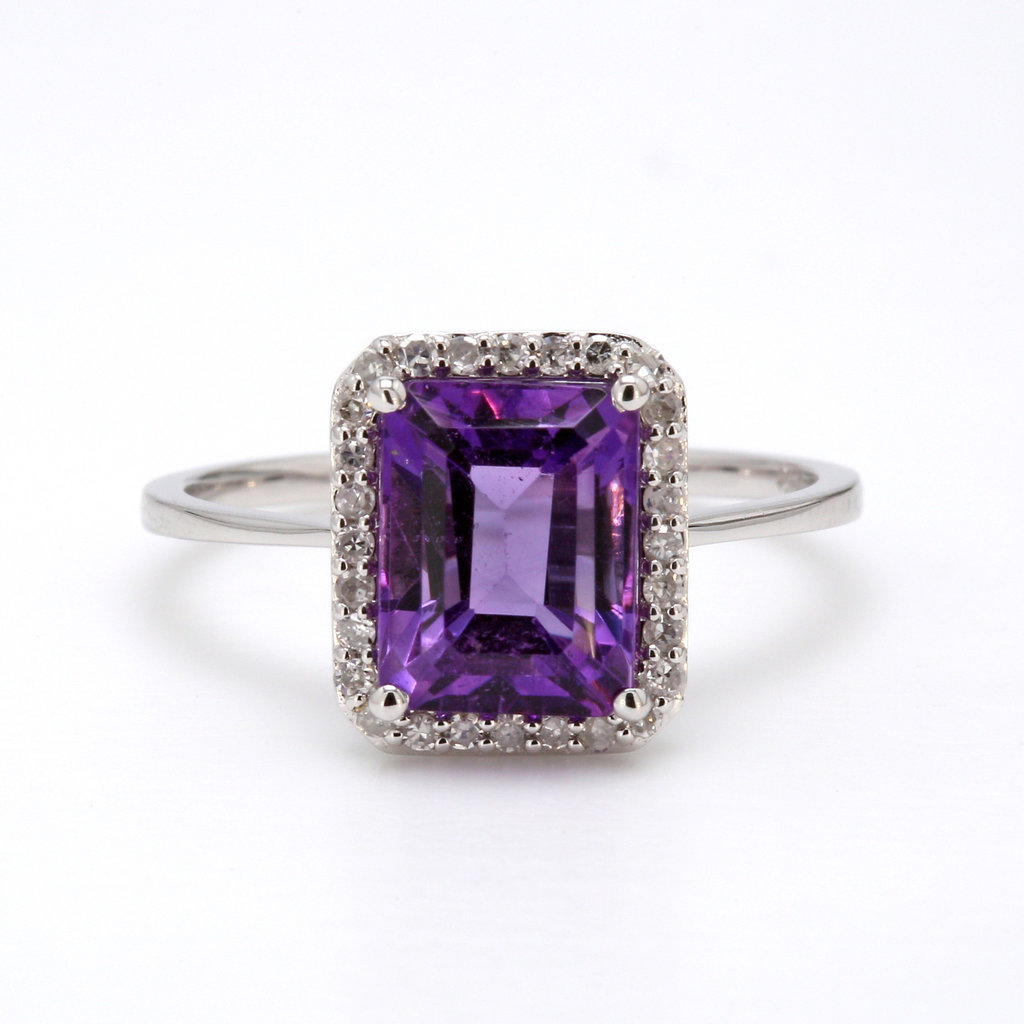 American Jewelry 14k White Gold 2.20ct Amethyst & .18ctw Diamond Halo Ladies Ring (Size 7)