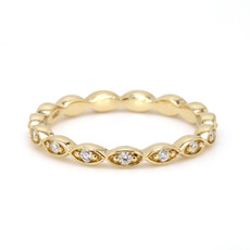 American Jewelry 14k Yellow Gold .12ctw Diamond Scalloped Stackable Ladies Band (Size 7)