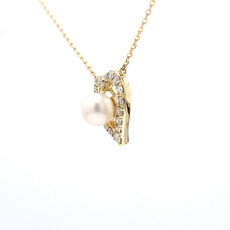 American Jewelry 14k Yellow Gold 5mm Pearl & .22ctw Diamond Heart Necklace