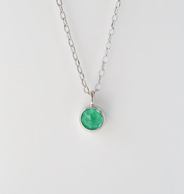 American Jewelry 14K White Gold Emerald Bezel Dangle Necklace (18")