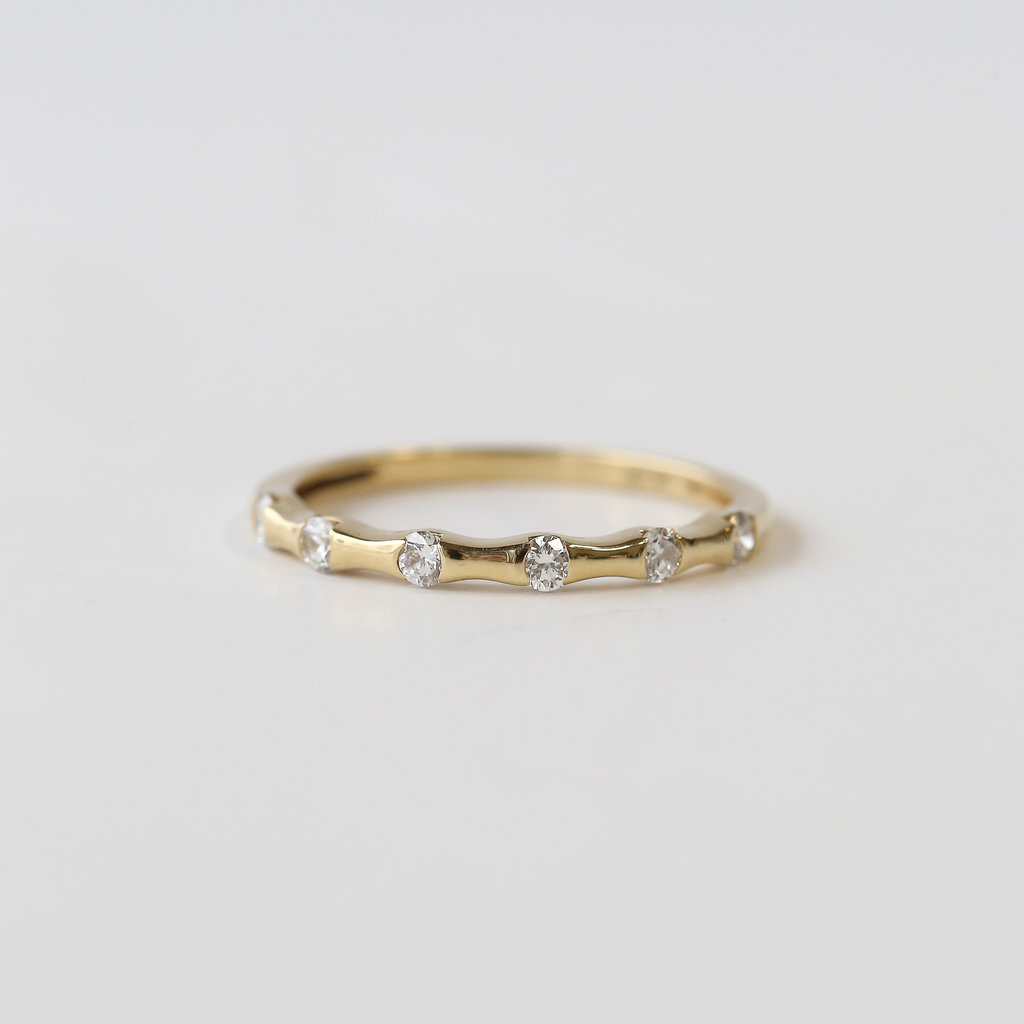 American Jewelry Diamond Polished Station Band (1/4ctw)