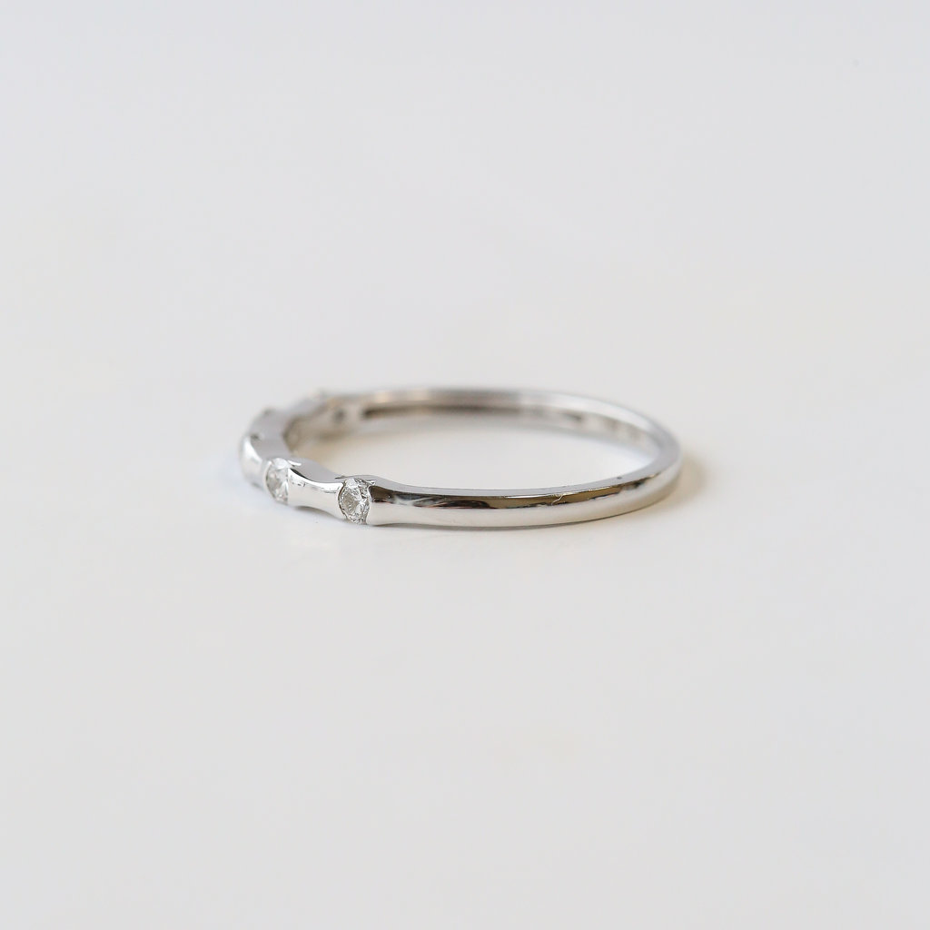 American Jewelry Diamond Polished Station Band (1/4ctw)