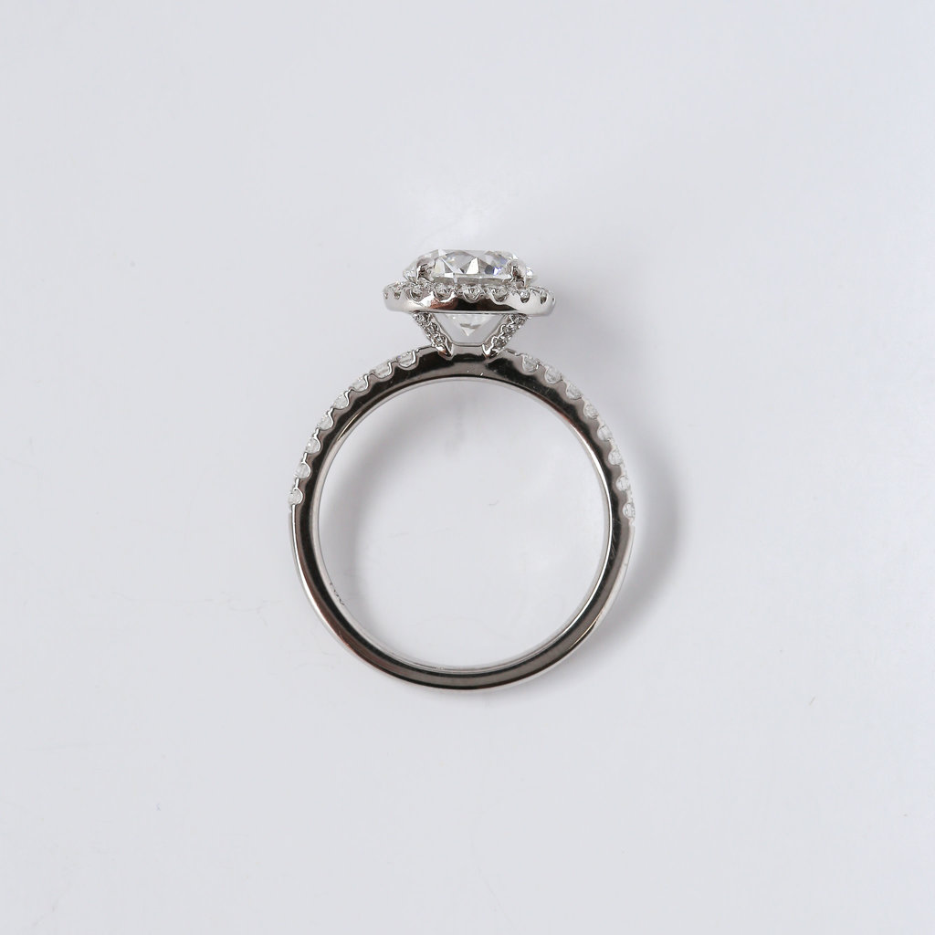 American Jewelry 18k White Gold 2.49ctw (2.01ct F/VS2 Lab Grown Round IGI) Diamond Halo Engagement Ring (Size 7)