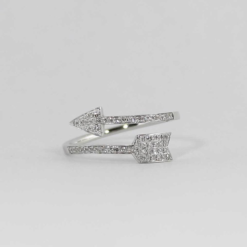 American Jewelry 14k White Gold .16ctw Diamond Arrow Ladies Ring (Size 6.5)