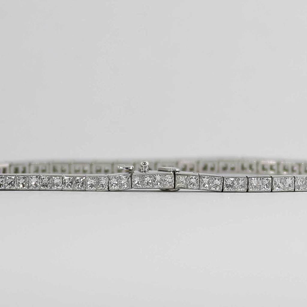 American Jewelry 18K White Gold Ladies Bracelet with 4ctw Princess Cut Diamonds