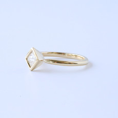 American Jewelry 14K Yellow Gold .70ct Compass Bezel Set Princess Cut Diamond Ring (Size 7)