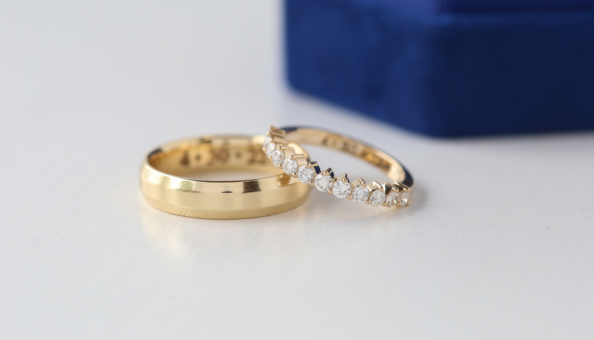 The Do's and Don'ts of Wedding Band Shopping