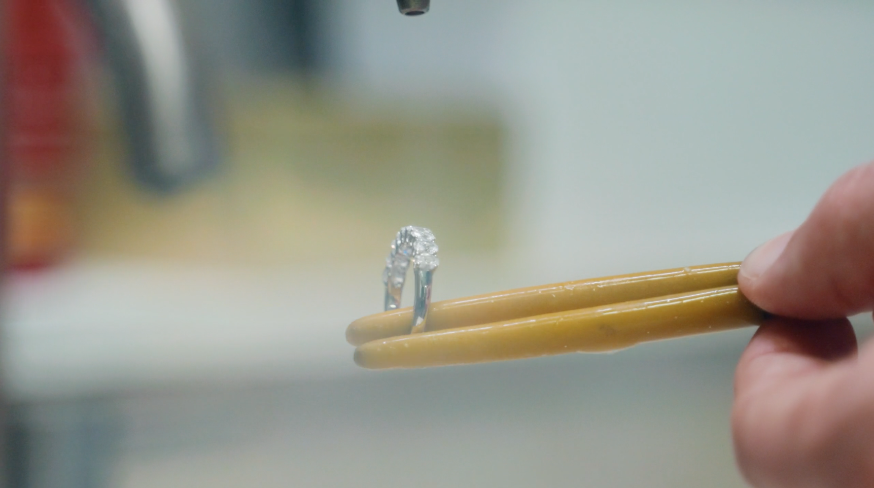 How to Clean Your Jewelry  Show some love to the pieces that need it the  most with our cleaning kit guide. Warning: End result may cause a series of  Oohs and