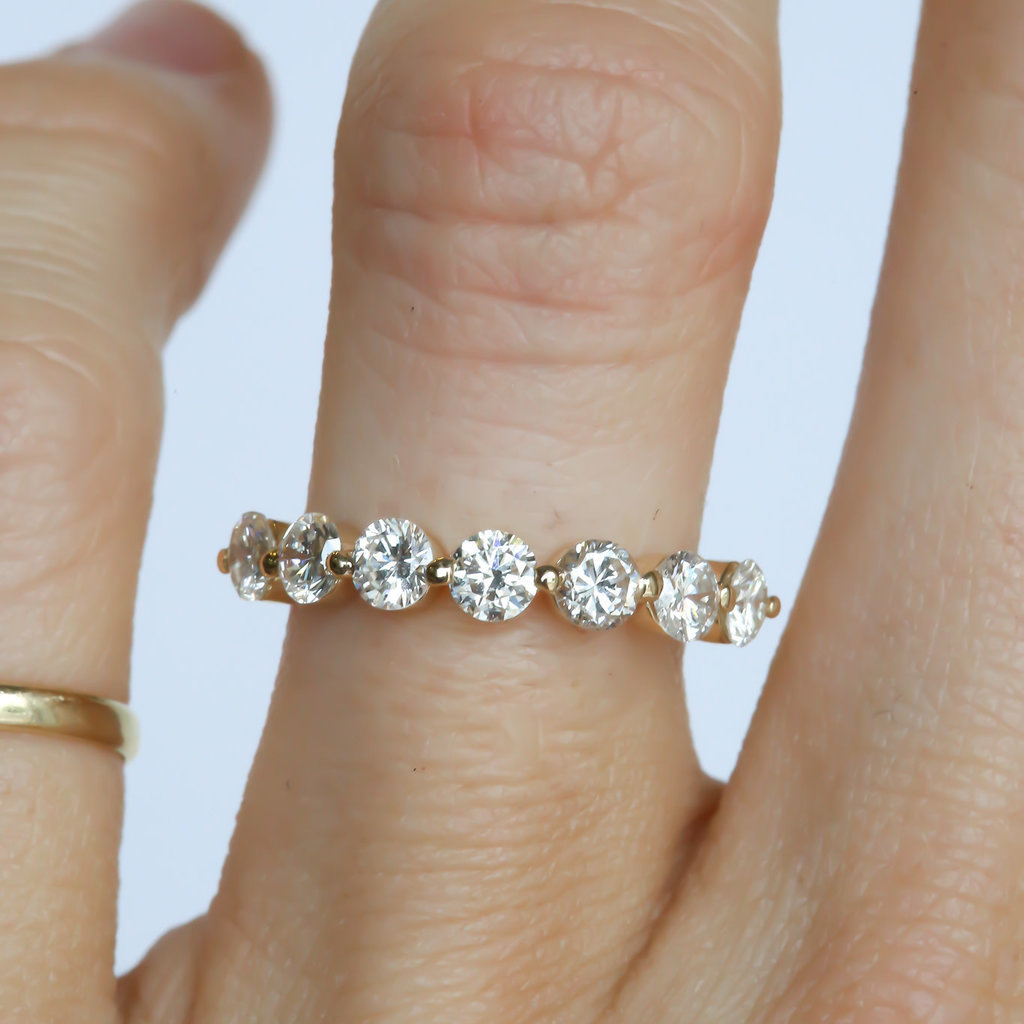 American Jewelry American Classic Round Single Prong Band