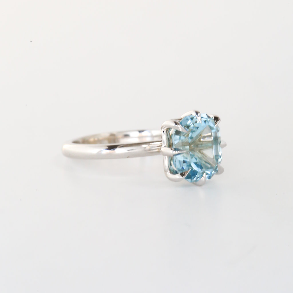 14k White Gold 3.7ct Aquamarine Multi-Claw Prong Solitaire (size 7)