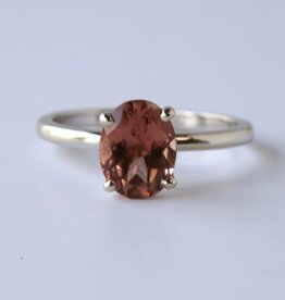 14k White Gold 1.63ct Oval Morganite Solitaire Ring (size 6.75)
