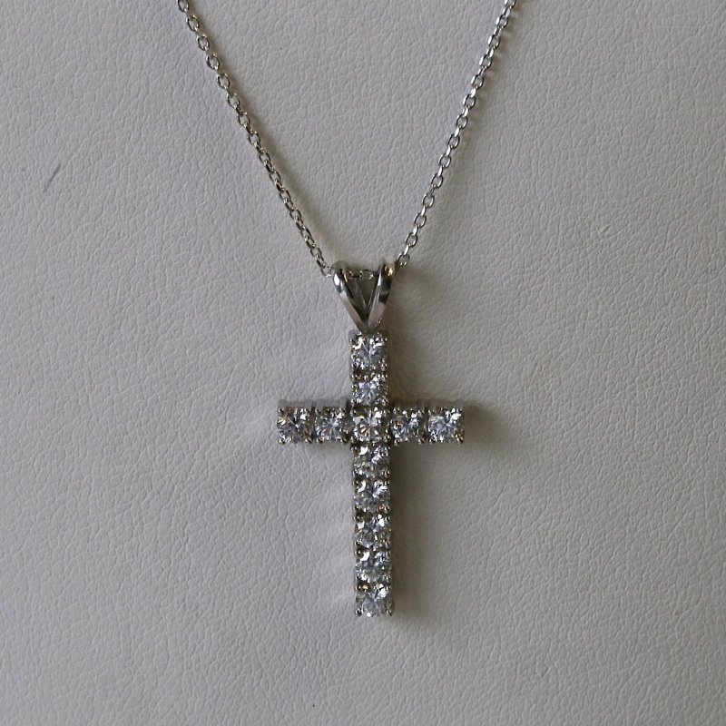 American Jewelry 14k White Gold 1.20ctw Round Brilliant Diamond Cross Necklace