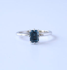 14k White Gold 1.29ct London Blue Topaz Solitaire Ring (size 7)