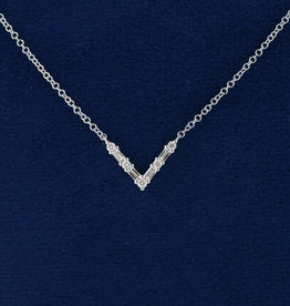 American Jewelry 14K Gold .16ctw Baguette Diamond V Necklace (15-18")