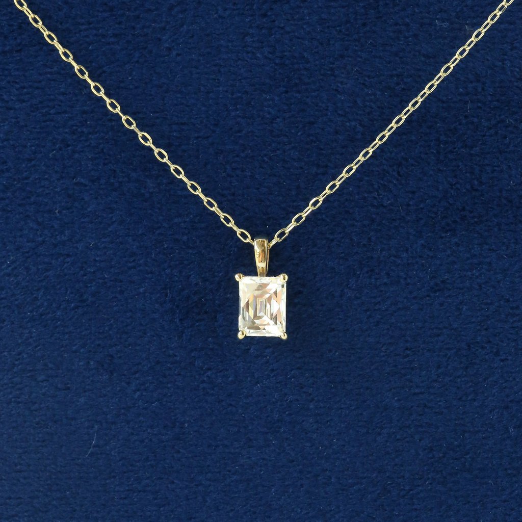 American Jewelry 14k Yellow Gold 1.01ct GIA I/VS1 Emerald Cut Diamond Solitaire Pendant