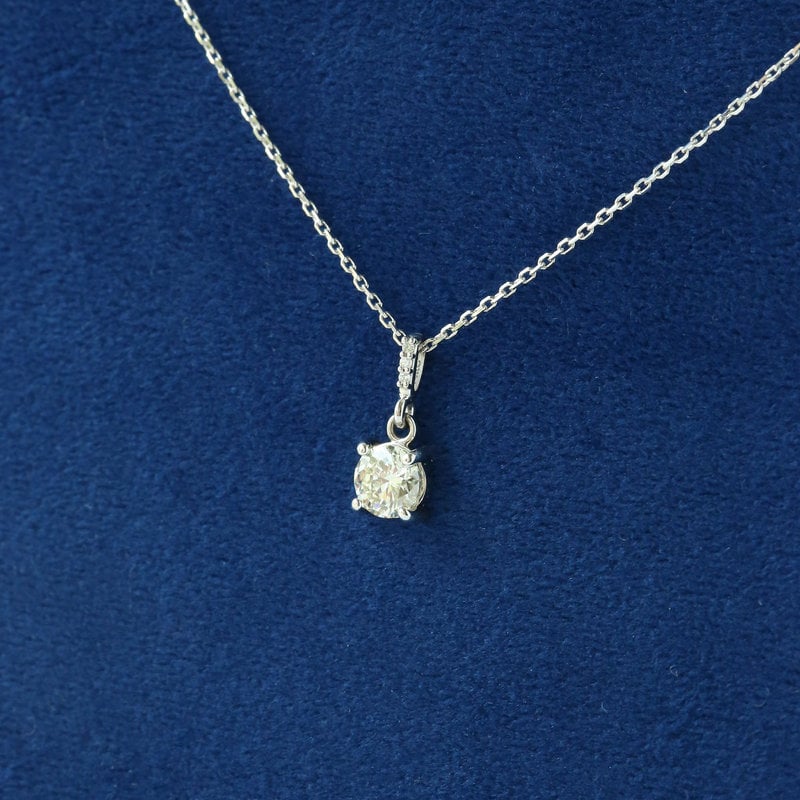 American Jewelry 14K White Gold .70ct Diamond Dangle Necklace (16-18")
