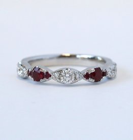 American Jewelry 18k White Gold 1/3ctw Round Brilliant Diamond & Ruby Scalloped Stackable Band (Size 6)